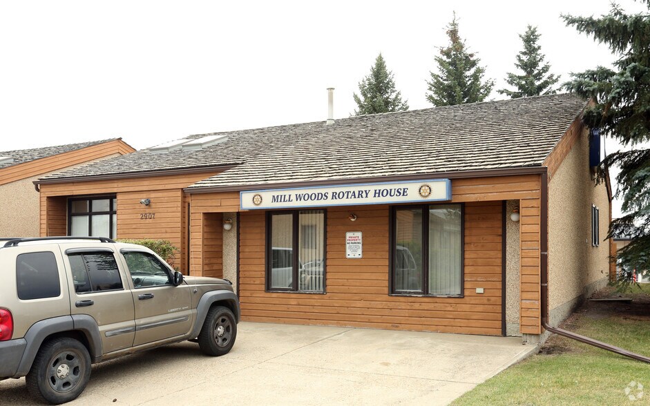 More Photos Of 2907 66th St NW, Edmonton Office For Sale