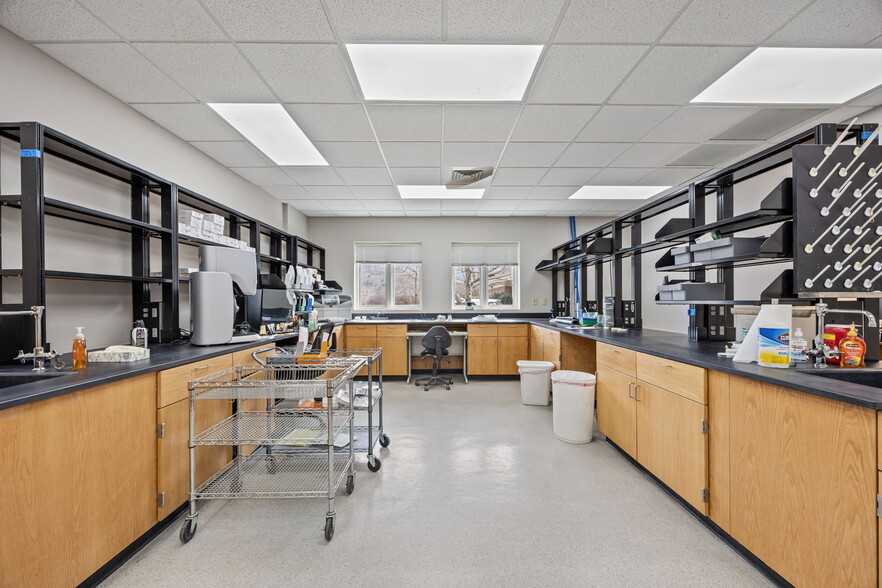 More Photos Of 9 Walden Ridge Dr, Asheville Medical For Lease