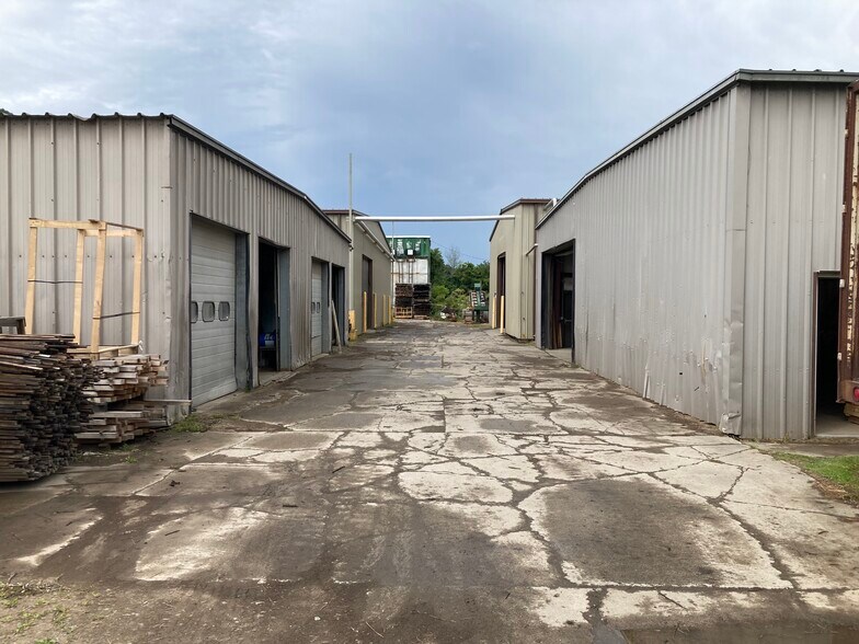 More Photos Of 200 Main Street, Roulette Contractor Storage Yard For Sale