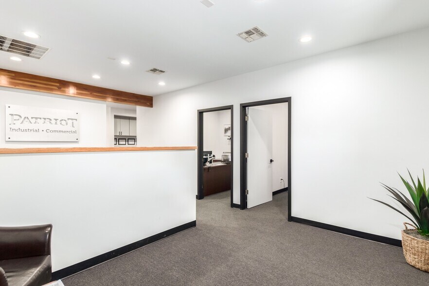 More Photos Of 4120 E Madison St, Phoenix Warehouse For Lease