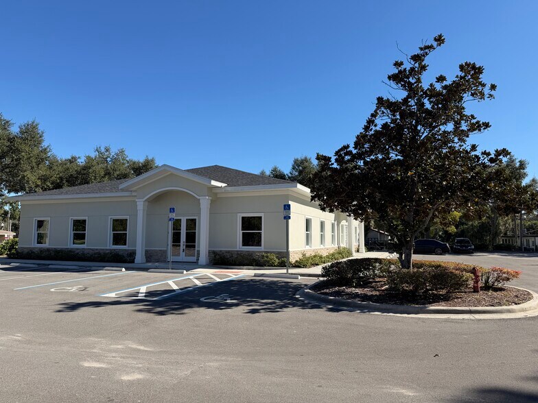 Primary Photo Of 108 S Park Ave, Apopka Medical For Lease