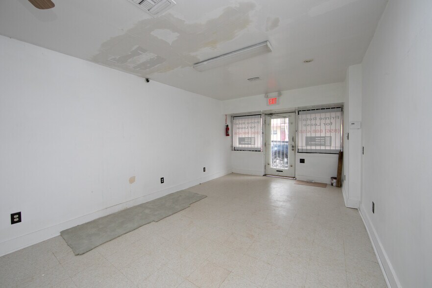 More Photos Of 2013 Woodlynne Ave, Woodlynne Storefront Retail Residential For Lease