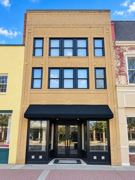 More Photos Of 129 Hay St, Fayetteville Storefront Retail Office For Lease