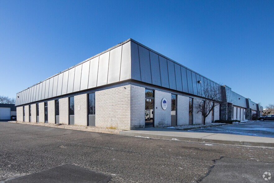 More Photos Of 170 Wilbur Pl, Bohemia Warehouse For Lease