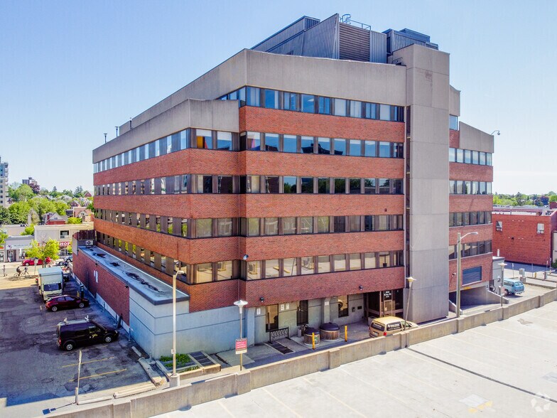 More Photos Of 235 King St E, Kitchener Office For Lease