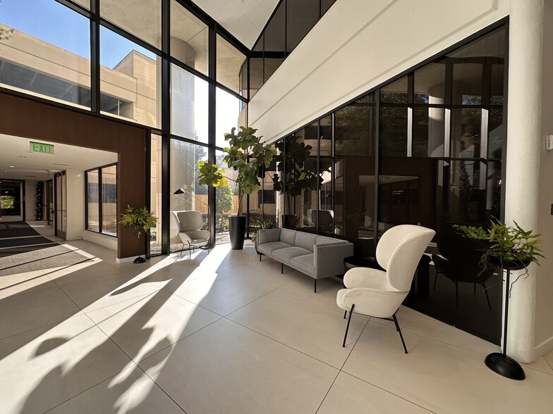 More Photos Of 6363 Woodway Dr, Houston Office For Lease