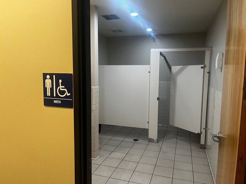 More Photos Of 7490 Commercial Way, Henderson Warehouse For Sale