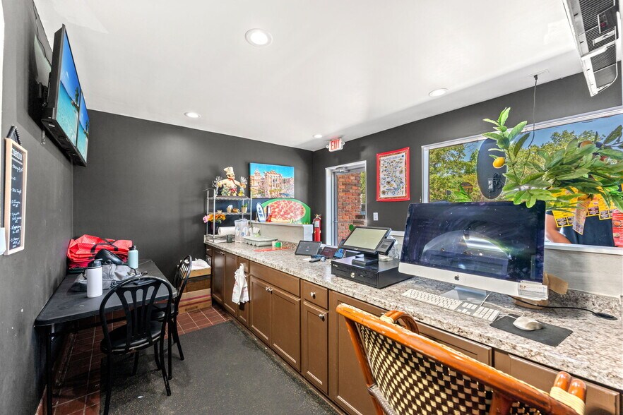 More Photos Of 307 Broadway St, Myrtle Beach Restaurant For Sale