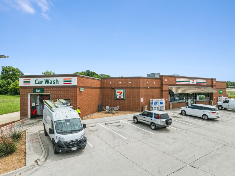 More Photos Of 5420 Altamesa Blvd, Fort Worth Service Station For Sale