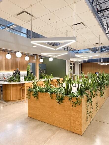More Photos Of 4750 S 44th Pl, Phoenix Research And Development For Lease