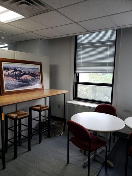 More Photos Of 60 Park Pl, Newark Office For Lease