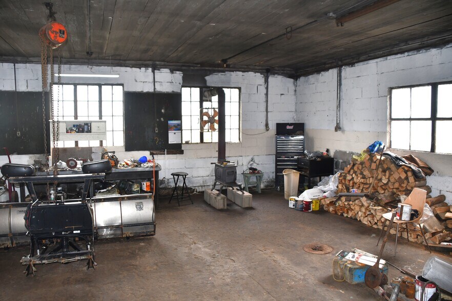 More Photos Of 17162 Shreve Run Rd, Pleasantville Manufacturing For Sale