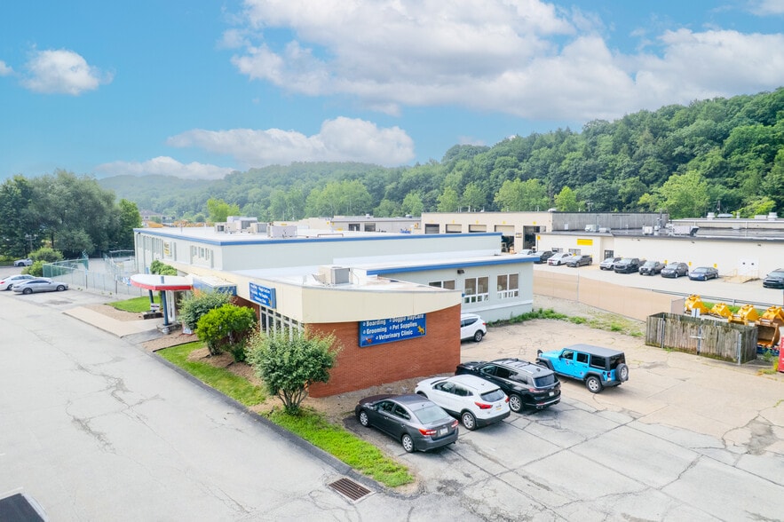 More Photos Of 4051-4063 William Penn Hwy, Murrysville Freestanding For Lease