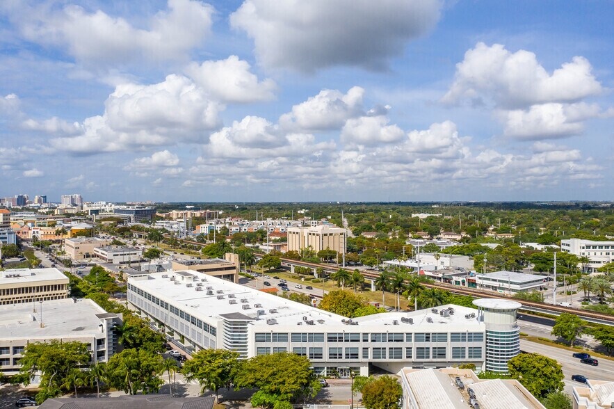 More Photos Of 1430 S Dixie Hwy, Coral Gables Office For Lease