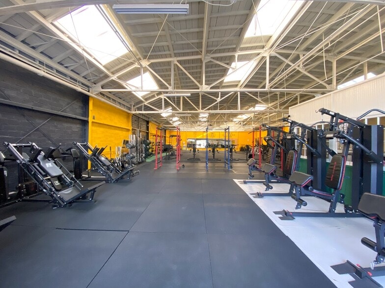 More Photos Of 2515 Seminary Ave, Oakland Health Club For Sale