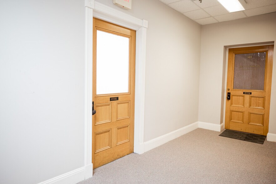 More Photos Of 74 Hammond St, Bangor Medical For Sale