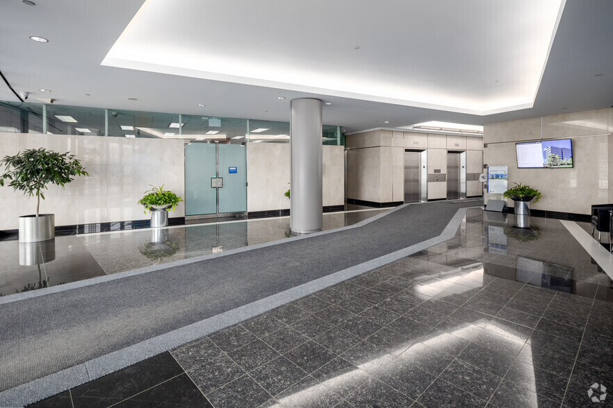 More Photos Of 105 Commerce Valley Dr W, Markham Office For Lease