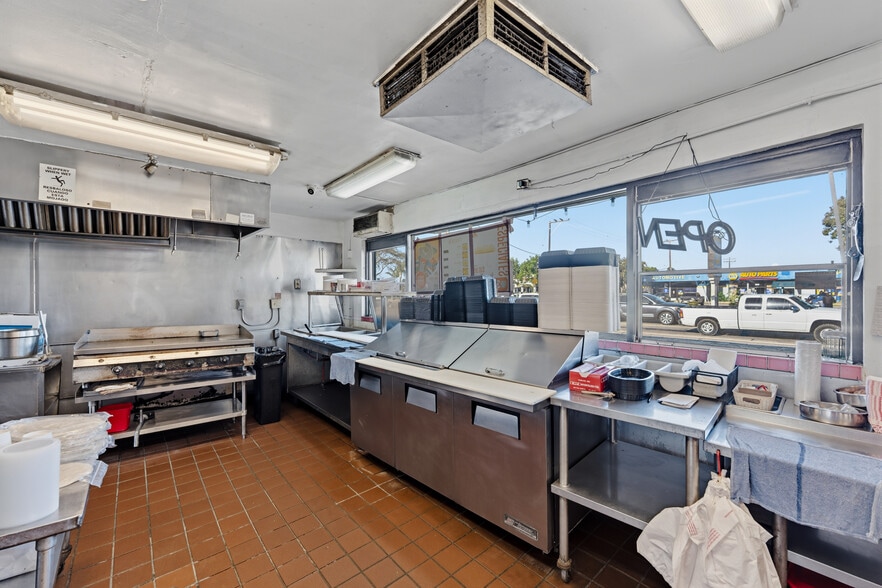 More Photos Of 3350 Saviers Rd, Oxnard Fast Food For Sale
