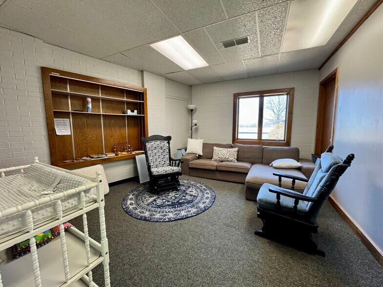 More Photos Of 2015 E Main St, Gas City Flex For Sale