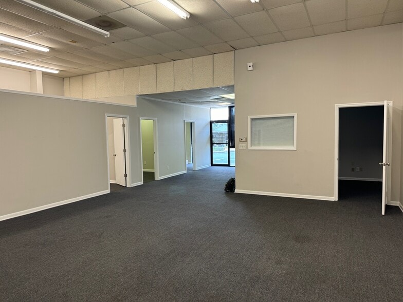 More Photos Of 3100 Mercer University Dr, Macon-Bibb Warehouse For Lease