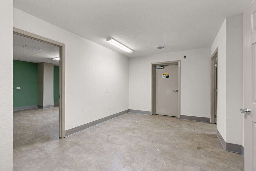 More Photos Of 13595 SE 31st Ave, Summerfield Warehouse For Sale