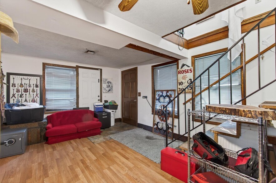 More Photos Of 50316 Columbia River Hwy, Scappoose Restaurant For Sale