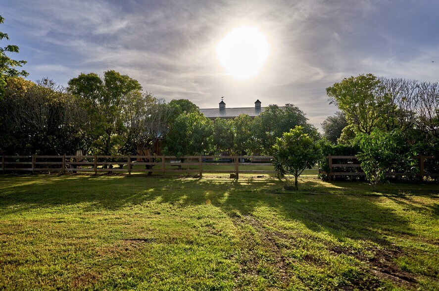 More Photos Of 19050 SW 194th Ave, Miami Specialty For Sale