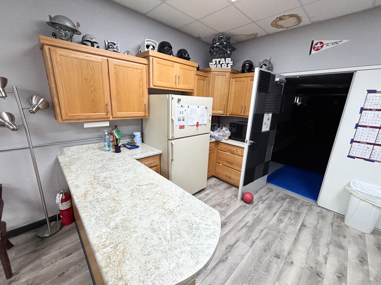 More Photos Of 112 E Jackson St, Willard General Retail For Sale