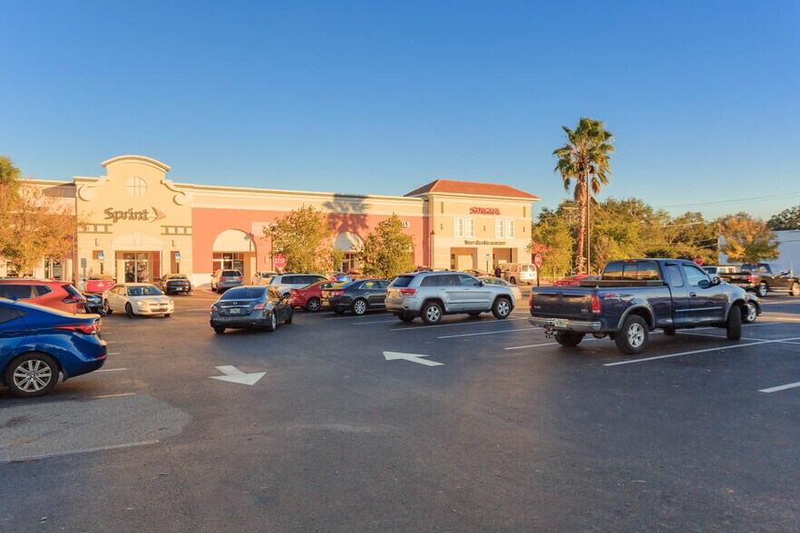 More Photos Of 8837 N 56th St, Temple Terrace Storefront For Lease