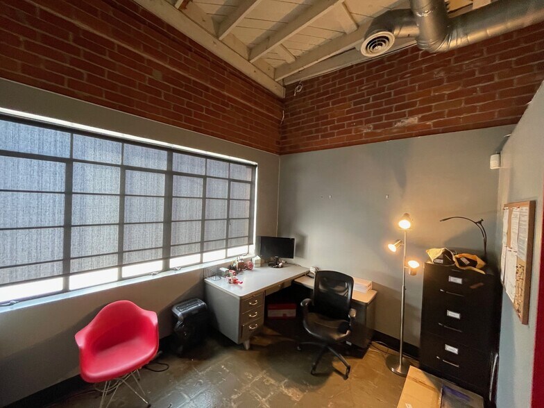 More Photos Of 110 E Santa Anita, Burbank Movie Radio TVStudio For Lease