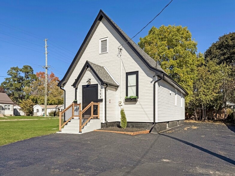 Primary Photo Of 364 Regent St, Orillia Religious Facility For Sale