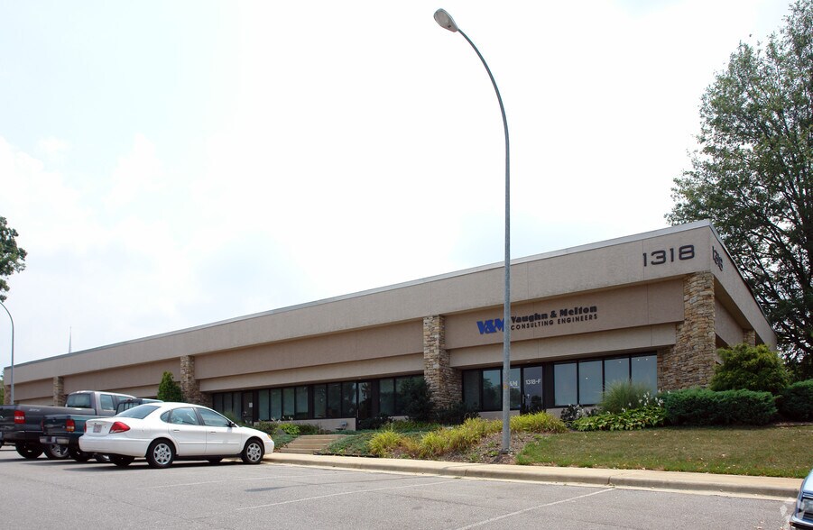 More Photos Of 1302 Patton Ave, Asheville Unknown For Lease