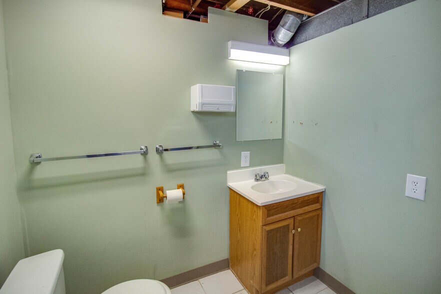 2907 Godfrey Rd, Godfrey, IL 62035 Office Residential For Sale