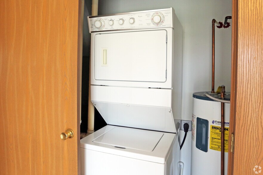 More Photos Of 1209 Mayfield Dr, Ames Apartments For Sale