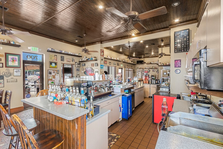 More Photos Of 700 St. Johns Ave, Palatka Restaurant For Sale
