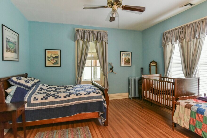 More Photos Of 827 Philadelphia Ave, Chambersburg Specialty For Sale