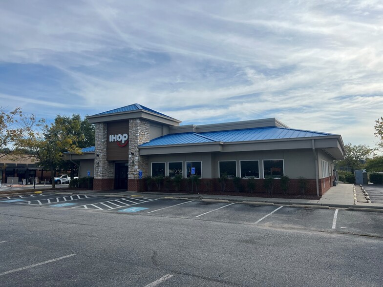 Primary Photo Of 1540 General Booth Blvd, Virginia Beach Restaurant For Lease