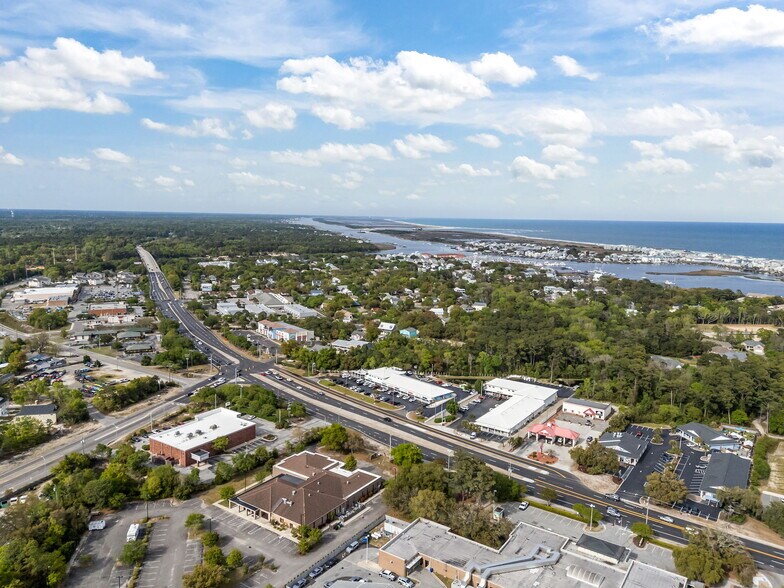 More Photos Of 1204 N Lake Park Blvd, Carolina Beach Light Distribution For Sale