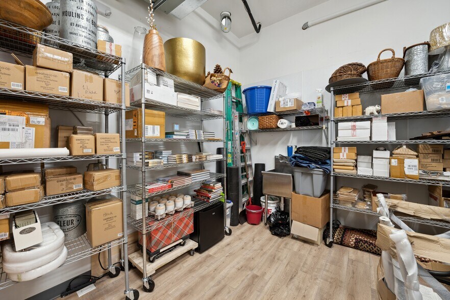 More Photos Of 325 Central Ave, Whitefish Storefront Retail Office For Sale