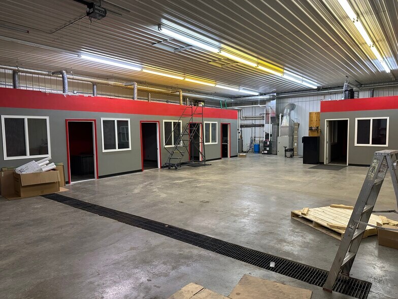 More Photos Of 7435 Kent Ave, Eau Claire Flex For Lease