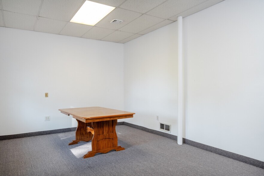 More Photos Of 50 East St, Franklin Loft Creative Space For Sale