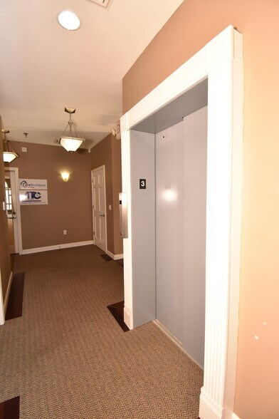 More Photos Of 972 Youngstown Kingsville Rd, Vienna Office For Sale