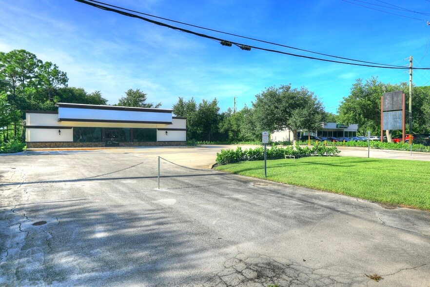 More Photos Of 8801 20th St, Vero Beach Convenience Store For Lease