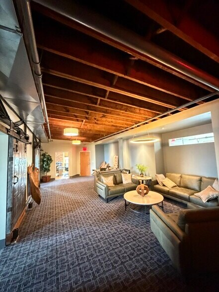 More Photos Of 366-386 Main St, Middletown Office For Lease