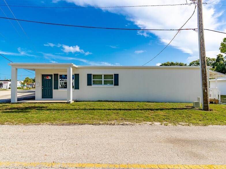 More Photos Of 1708 Old Dixie Hwy, Vero Beach General Retail For Sale