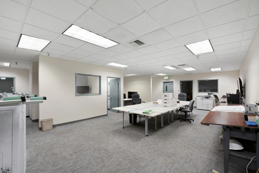 More Photos Of 11581 Monarch St, Garden Grove Warehouse For Sale