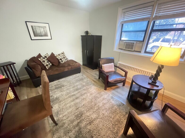 More Photos Of 11045 71st Rd, Forest Hills Apartments For Sale