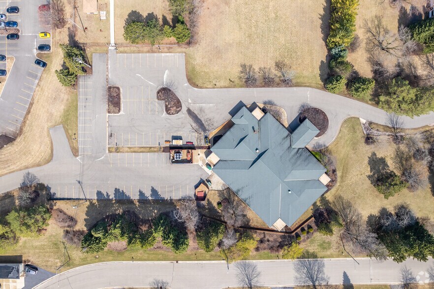 More Photos Of 7007 N Range Line Rd, Milwaukee Medical For Sale