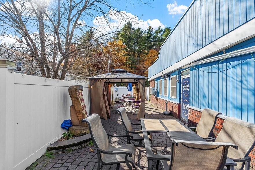 More Photos Of 42 Allenstown Rd, Pembroke Restaurant For Sale