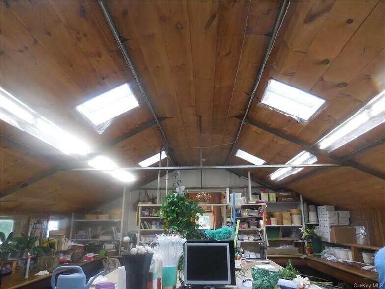 More Photos Of 406 3rd St, Newburgh General Retail For Sale